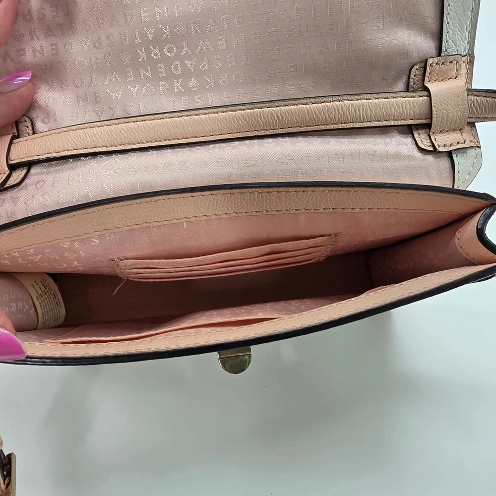 Kate‎ Spade Crossbody Bag Pink White Leather Pebbled Envelope Walter Place Nikki